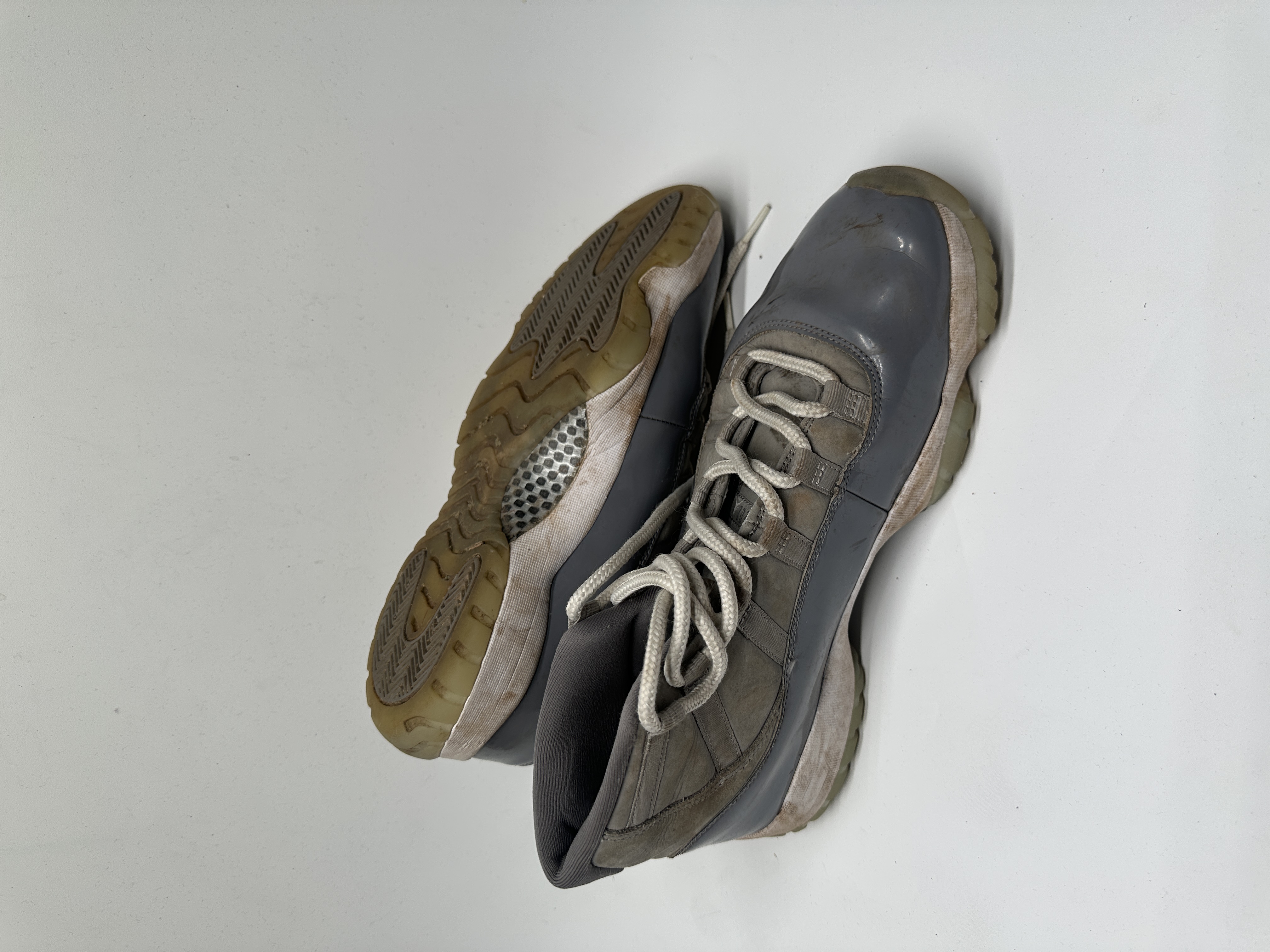 restoration example 1 — sneakers before and after cleaning